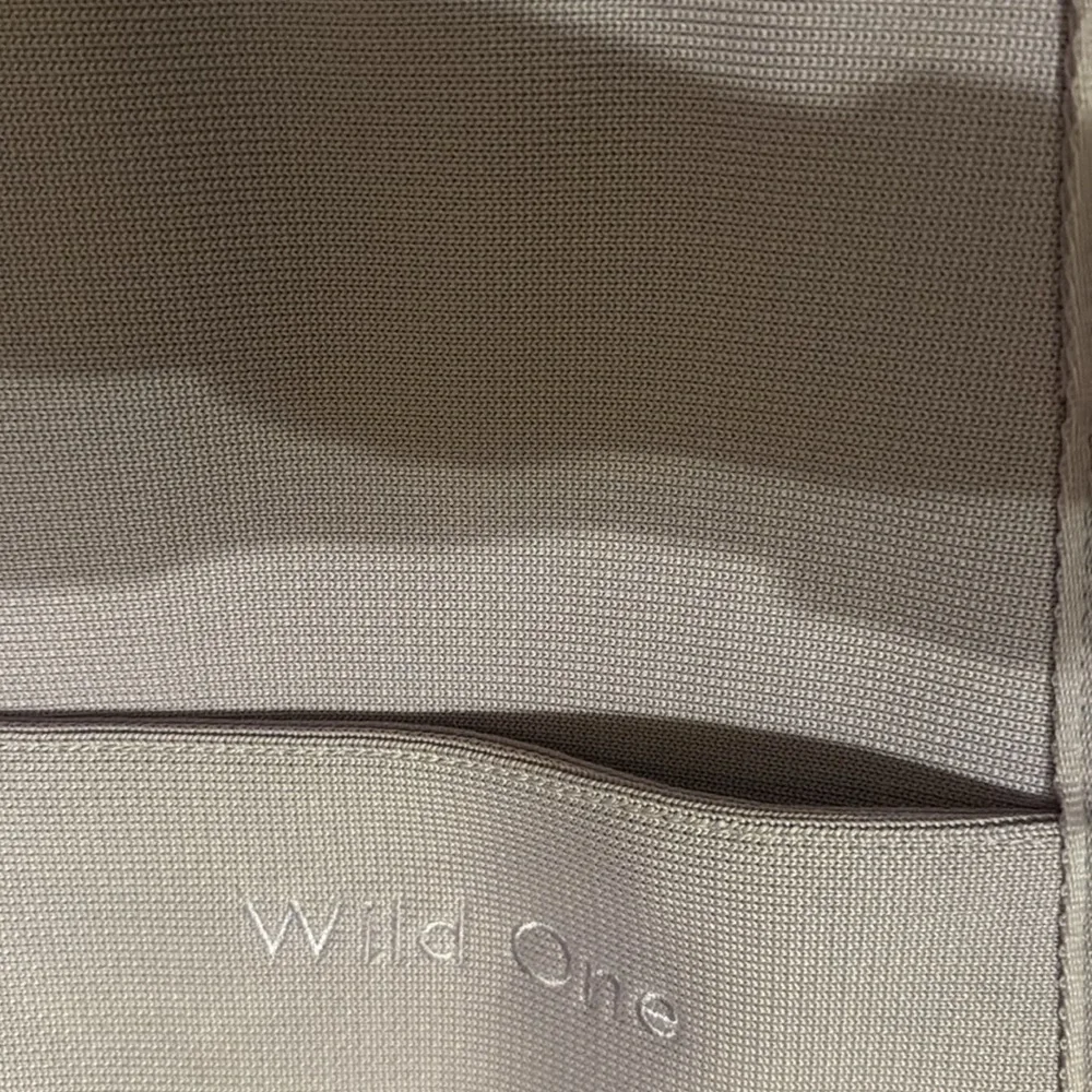 Wild One Lilac pet carrier